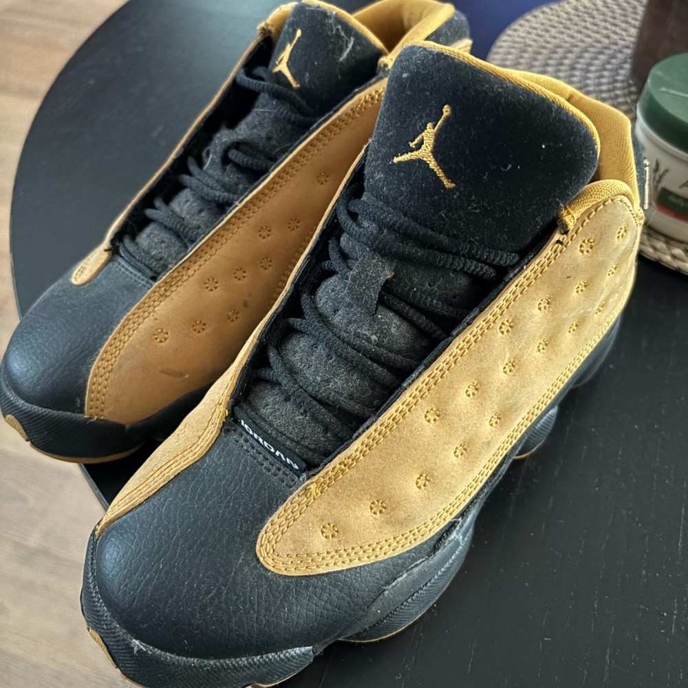 Jordan Sneakers in Black and Gold